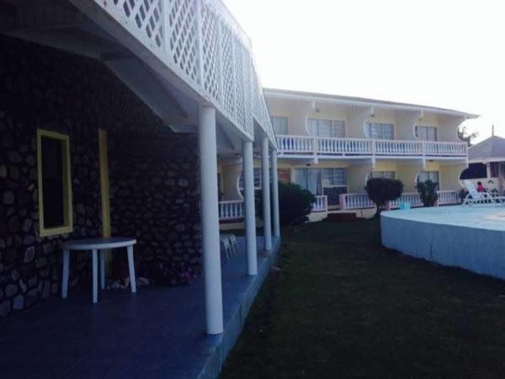 Kings Landing Hotel Cliftons Exterior photo